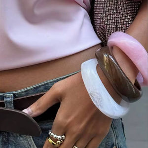 Bracelet jonc épais multicolore en résine pour femme, modèle ange, fait main, écologique, tendance, pour usage quotidien, bijoux de mode, cadeaux - Product Image 1