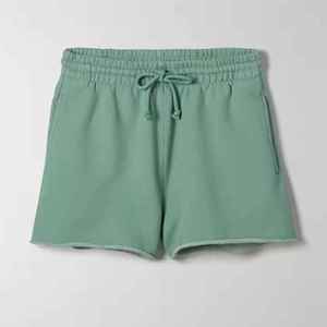 Ensemble 2 pièces grande taille personnalisé pour femmes Ensemble décontracté Sweat-shirt à séchage rapide et ensembles courts pour femmes Sweat-shirt pour femmes - Product Image 2