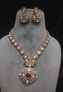 Conjunto de collar Polki de diseñador con pendientes, joyería nupcial de Latón chapado en oro mate para bodas y fiestas para Celebración de compromiso - Product Image 2