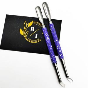 Pousse-cuticules à double extrémité avec coupe-bord incurvé Dissolvant de métal en acier inoxydable personnalisé et écologique Emballage en boîte OEM - Product Image 2