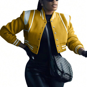 เสื้อครอปทีมสั้นของผู้หญิงเสื้อแจ็กซิตี้แขนสั้นสีมัสตาร์ดสีเหลืองเสื้อคอนทราสต์เทรนด์วิทยาลัยเสื้อเบสบอลมีสไตล์สตรีทแวร์ทันสมัย - Product Image 1