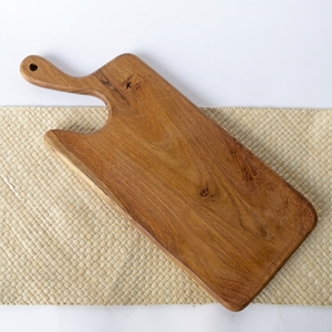 Planche à découper en teck antique de 14 pouces avec poignée, design personnalisé écologique, style vintage, emballage en carton - Product Image 1