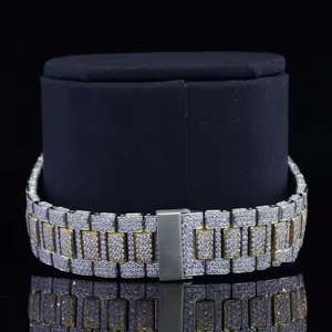 นาฬิกาควอตซ์สแตนเลสสตีลทันสมัยสำหรับผู้ชาย ประดับเพชรโมอิสซาไนต์ VVS คริสตัลระยิบระยับ คุณภาพสูง ดีไซน์หรูหราสำหรับใช้ในชีวิตประจำวัน - Product Image 3