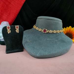 Collier victorien élégant avec zircon éblouissant et accessoire de pierres de moissanite radieuses - Product Image 3