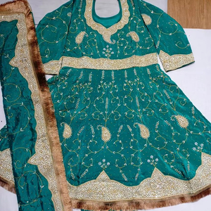 Trajes de seda sin costuras hermosos bordados a mano de estilo tradicional de moda india de diseñador moderno para hombres - Product Image 2