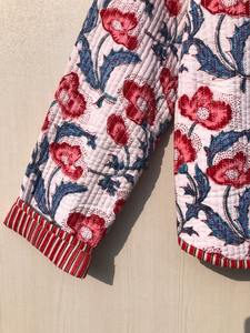 Chaqueta acolchada de estilo bohemio con estampado de bloques de algodón para mujer, abrigo transpirable hecho a mano con botón más cerca para regalos de vacaciones - Product Image 4