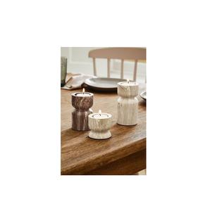 Porte-bougie élégants en marbre, conçus pour les salons de luxe, ajoutant une lumière chaleureuse et accueillante lors des rassemblements nocturnes entre amis. - Product Image 4