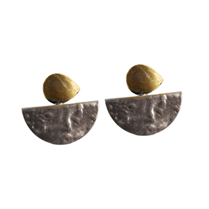 Boucles d'oreilles pour femmes de qualité standard, nouveau design, pour les événements de mariage et autres fonctions, design décoratif, meilleurs accessoires de mode - Product Image 1