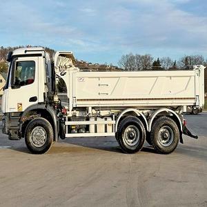 Forte Benne Me-rcedes-Benzz AROCS 3240 TIPPER 5 10 + BORDMATIC / 6x4 à vendre à un très bon prix - Product Image 2