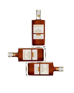 Sigillato in nuove scatole non aperte 100% la selezione del frullatore originale di Hennessys n. 5 Cognac 750ml pronto per la consegna in tutto il mondo