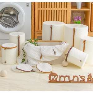 Sac de lavage pratique en tissu 100% polyester rond antibactérien avec poignées et fermeture éclair pour une utilisation réutilisable du linge - Product Image 2