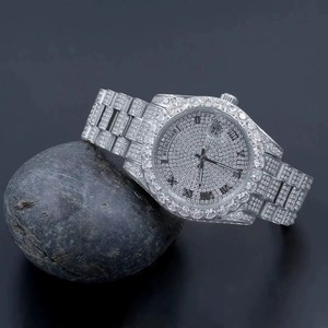 Reloj de Diamantes con Incrustaciones de Oro Blanco Elegante de la Mejor Calidad, Reloj de Lujo Completo para Hombre y Mujer Disponible a Precio de Exportación - Product Image 1