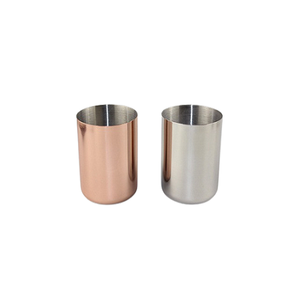 Ensemble de deux bougeoirs en cuivre martelé avec cheminée en verre, différentes tailles, pour décoration de mariage - Product Image 6