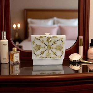 Exquisito joyero con incrustaciones de mármol hecho a mano con ilustraciones florales elegantes | Caja de almacenamiento de recuerdo de piedra rectangular de lujo - Product Image 2