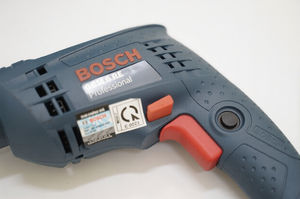 Taladro Rotatorio Profesional con Cable GBM 6 RE con Portabrocas sin Llave, Motor de 350 W, 4000 RPM de Alta Velocidad para Perforaciones Pequeñas - Product Image 2