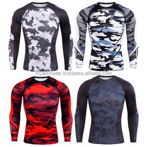 Rashguard de compression à manches longues entièrement personnalisé par sublimation pour MMA avec logo personnalisé, design respirant, unisexe, polyester/nylon - Product Image 1