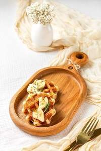 Plateau de service classique en bois carré peint à la main pour cadeaux - Product Image 3