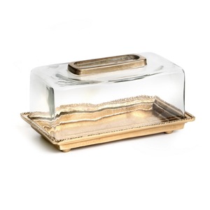 Support à gâteau crémeux en métal rectangulaire avec dôme en verre Plateau à pâtisserie élégant pour améliorer la décoration de fête - Product Image 5