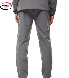 Venta al por mayor de chándal cortavientos de nailon transpirable informal con logotipo personalizado para exteriores, conjuntos estampados de talla grande de otoño - Product Image 6