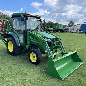 Tracteur utilitaire compact premium John Deere 3039R d'occasion, conçu pour l'agriculture, l'aménagement paysager et l'entretien des propriétés. - Product Image 2