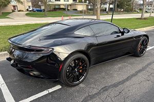 Aston Martin DB11 Coupé 2020 Usado en Excelentes Condiciones - Product Image 4