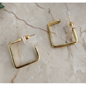 Pendientes de Araña Hechos a Mano de Latón Chapado en Oro, Estilo Étnico Vintage, Geométricos, con Aros y Cruz, con Acentos de Perlas, Modernos, para Fiesta - Product Image 1
