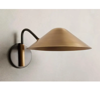 Applique murale Diabolo Swing avec finition en laiton poli, LED à intensité variable, pour luminaires suspendus modernes et contemporains du milieu du siècle