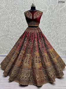 Hermosa novia Lehenga Choli con trabajo de parche de terciopelo en bordado - Product Image 2