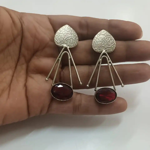 Ensemble de mariée indien en pierre rouge Boucles d'oreilles en laiton à la mode Perle de zircon pour le dîner de mariage Occasions festives pour les femmes - Product Image 1