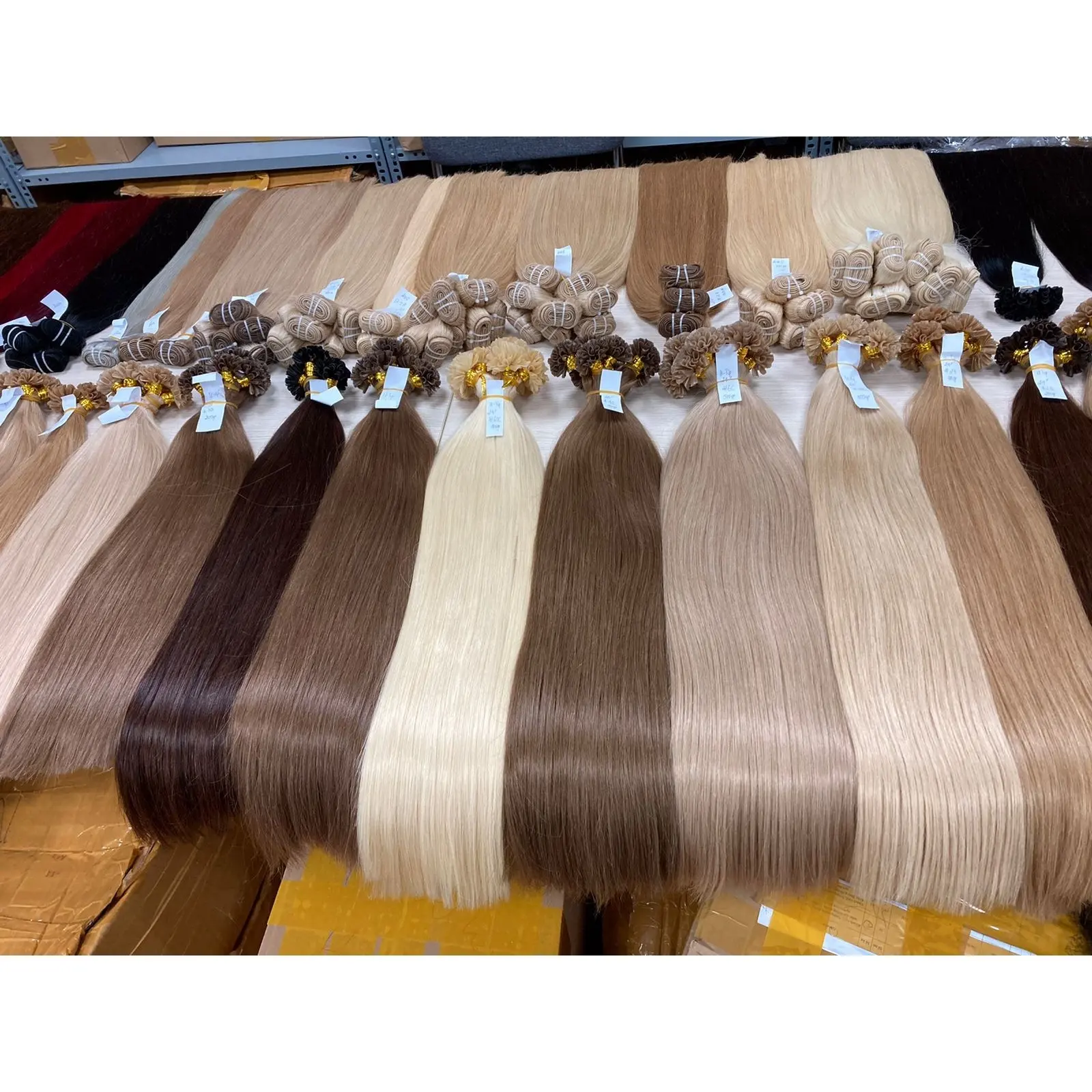 Vente en gros de cheveux humains, couleurs variées, cheveux lisses naturels Super soyeux, extrémité épaisse, trame de haute qualité et cheveux à la kératine