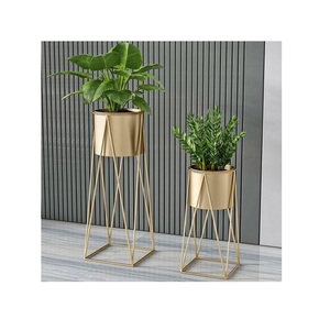 Jardinières de style indien faites à la main de meilleure forme et de meilleure taille Jardinière en métal au design unique Vente en gros en vrac - Product Image 5