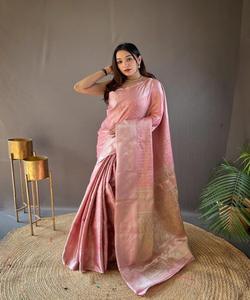 Impresionante Sari de seda Banarasi para niñas con elegante bordado y elegante aspecto de fiesta de boda - Product Image 2