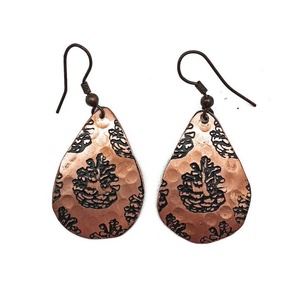 2024 Australie ethnique imitation bijoux boucles d'oreilles bijoux en or martelé blanc longue feuille de palmier boucles d'oreilles rose dames costume bijoux - Product Image 5