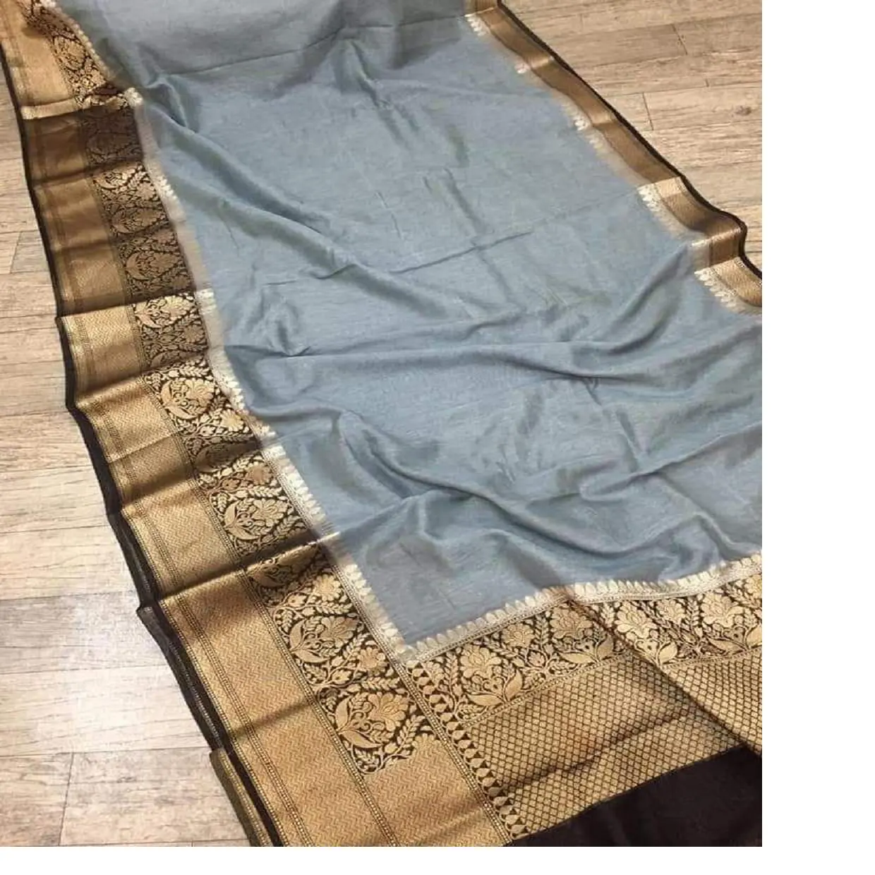מותאם אישית עשה ב sarees צבע כחול בהיר עשוי עם גבולות זארי זהב אידיאלי עבור חנות מוצרי טקסטיל הודית