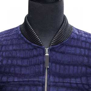 Chaqueta Bomber Unisex Azul Oscuro con Estampado, Cuello Redondo y Cremallera Frontal, Lona de Piel de Vaca Ecológica e Impermeable - Product Image 3