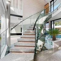 Escalier incurvé de luxe sur mesure CBMmart avec marches en bois pour villa et duplex