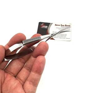 กรรไกรสปริงโค้งแบบขัดเงา ผลิตตามสั่ง พิมพ์โลโก้ เครื่องมือเสริมความงาม สแตนเลส ความแม่นยำสูง รับผลิตแบบ OEM - Product Image 1