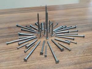 Clous en acier de 2,5 mm fabriqués en Inde, OEM ODM, personnalisables, à tige spirale et lisse, clous courants pour la construction de toitures en bois - Product Image 4