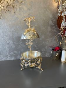 Plat rond élégant en acier inoxydable avec taille compacte, parfait pour les petits rassemblements et les présentations de plats gastronomiques - Product Image 6