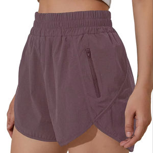Short de sport pour femmes avec poches zippées Short haut élastique à séchage rapide personnalisé Short pour femmes et design respirant caché - Product Image 2