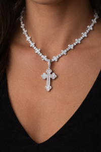 Colgante de Cruz para Hombre con Moissanita Redonda de 3.00 Ct en Plata de Ley 925 - Product Image 2