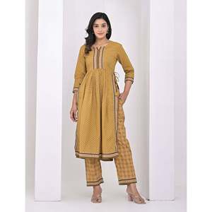 Ensemble pantalon et salwar kameez en coton imprimé au bloc, couleur moutarde - Product Image 1
