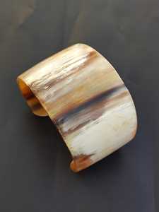 Brazalete y Pulsera de Lujo Hechos a Mano con Cuerno de Vaca, Diseño Animal, Joyería Cristiana Moderna para Mujer, Regalo de MN EXPORTS - Product Image 2