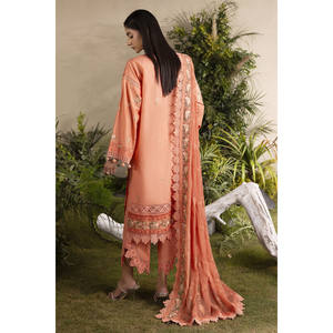 ชุดสูทผ้าลอนปักลาย 3 ชิ้นสำหรับผู้หญิง พร้อมผ้าคลุมไหล่ชีฟองปักลาย รุ่น PM-62030 - Product Image 5