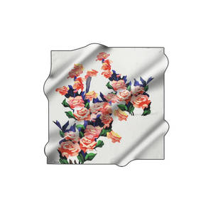 Pañuelo cuadrado floral de crepé de seda satinado Off-White - Product Image 1