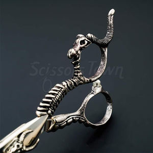 Tijeras duraderas para adelgazar el cabello con cuchillas afiladas de acero inoxidable, perfectas para texturizar y peinar el cabello en salones - Product Image 3