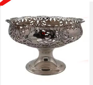 Tazón de fruta de diseñador de acero inoxidable con acabado de metal plateado de aspecto real para restaurante y bar de hotel - Product Image 1