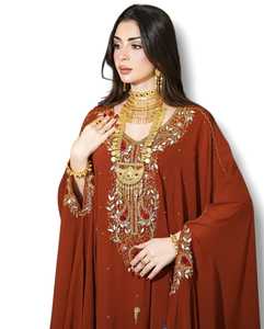 Abaya Dubaï pour femmes musulmanes, modeste, simple, en mousseline élégante, couleur unie, avec perles, broderie de luxe, longueur au sol, coupe trapèze, 2025 - Product Image 4