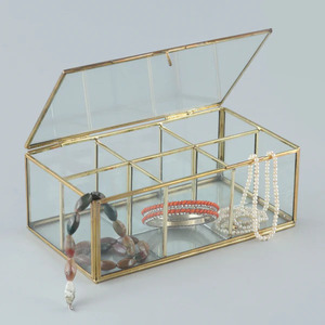 Joyero de cristal con diseño de cristal, accesorios multiusos, cajas de almacenamiento y exhibición, bordes de latón dorado, cajas de cristal de lujo - Product Image 3