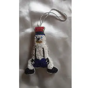 Adorno de foca de dibujos animados con cuentas, sombrero rojo y pantalones azules, accesorio decorativo colgante - Product Image 1